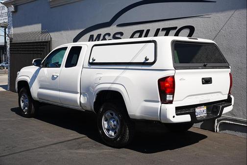 2022 Toyota Tacoma SR
