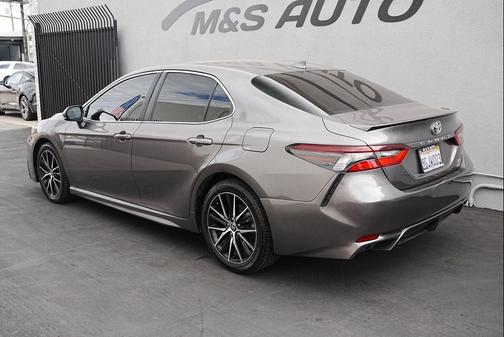 2021 Toyota Camry SE