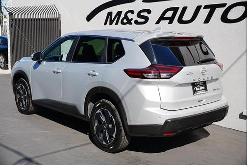 2024 Nissan Rogue SV