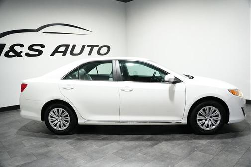 Super White 2013 Toyota Camry LE