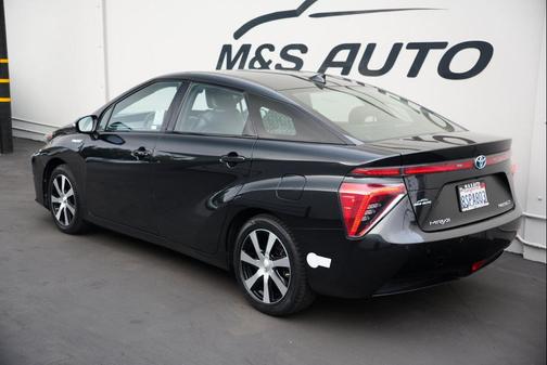 2017 Toyota Mirai Base