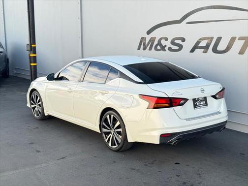 2022 Nissan Altima SR FWD