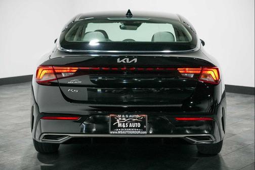 Ebony Black 2022 Kia K5 LXS