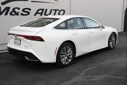 2022 Toyota Mirai Base