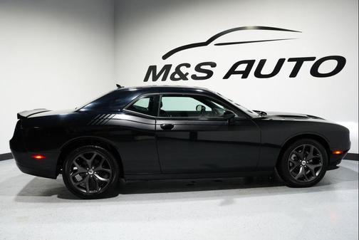 2017 Dodge Challenger SXT