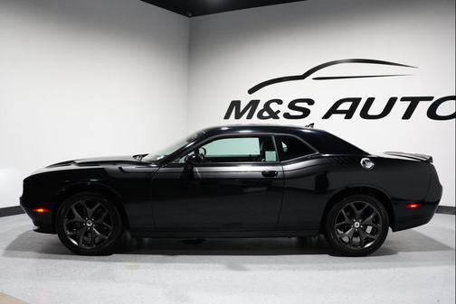 2017 Dodge Challenger SXT