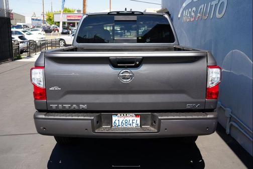 2022 Nissan Titan SV
