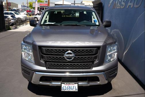 2022 Nissan Titan SV