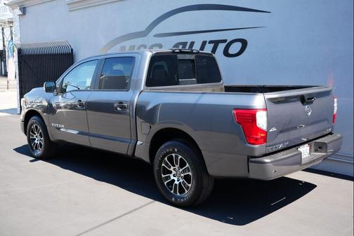 2022 Nissan Titan SV