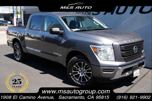 2022 Nissan Titan SV