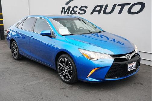 2016 Toyota Camry SE w/Special Edition Pkg