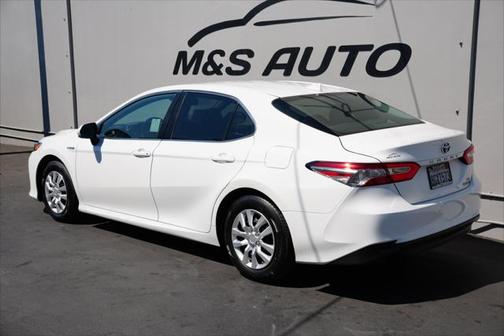 2019 Toyota Camry Hybrid LE