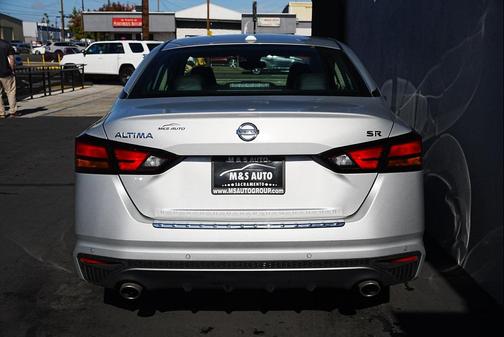 2022 Nissan Altima SR FWD