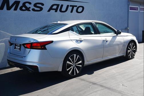 2022 Nissan Altima SR FWD