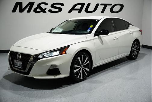 2022 Nissan Altima SR FWD