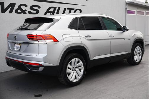 2021 Volkswagen Atlas Cross Sport 2.0T SE w/Technology