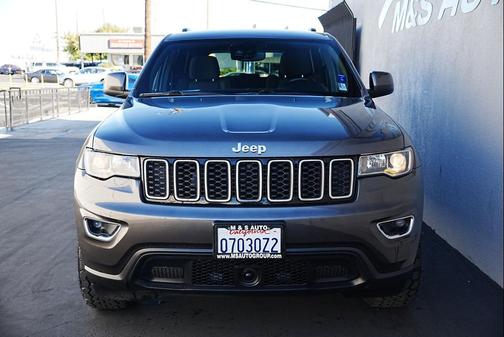 2020 Jeep Grand Cherokee Laredo