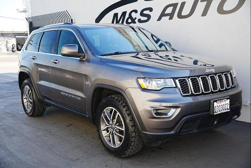 2020 Jeep Grand Cherokee Laredo
