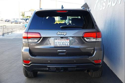 2020 Jeep Grand Cherokee Laredo