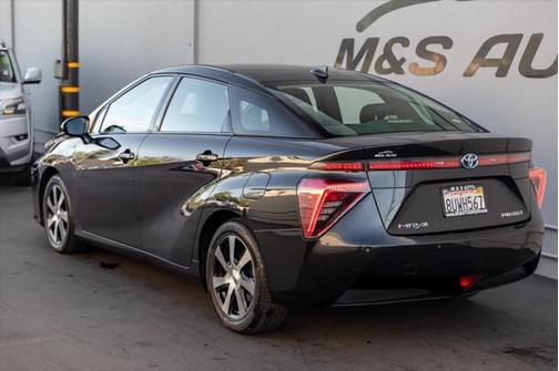 2017 Toyota Mirai Base