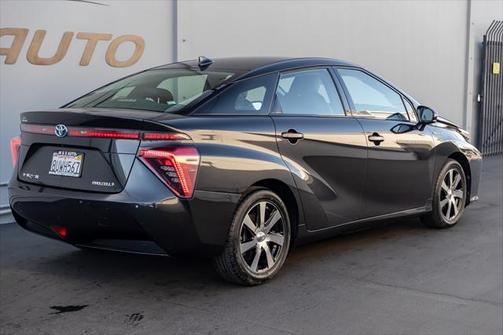 2017 Toyota Mirai Base