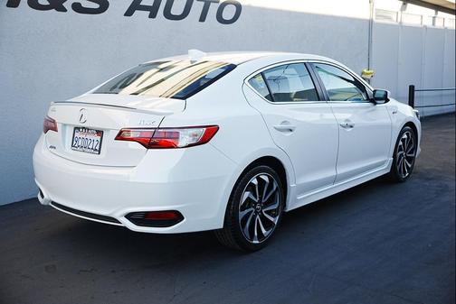 2018 Acura ILX Premium & A-SPEC Packages