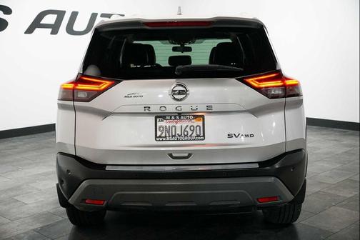 Brilliant Silver Metallic 2021 Nissan Rogue SV