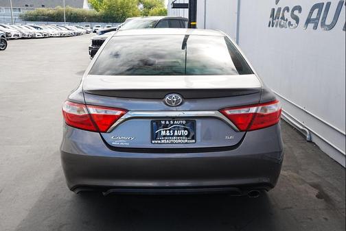 2016 Toyota Camry SE