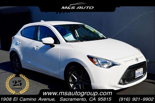 2020 Toyota Yaris Sedan LE