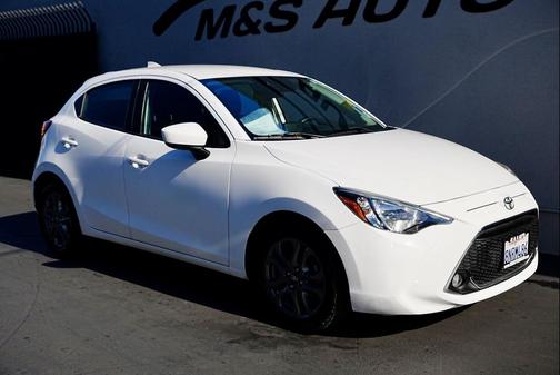 2020 Toyota Yaris Sedan LE
