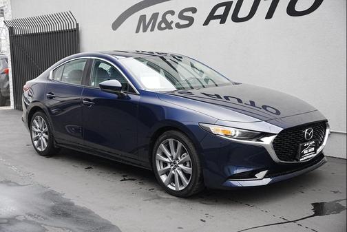 2025 Mazda Mazda3 FWD w/Preferred Package