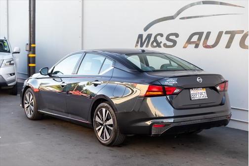 2021 Nissan Altima 2.5 SV