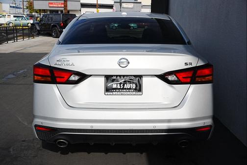2022 Nissan Altima SR FWD