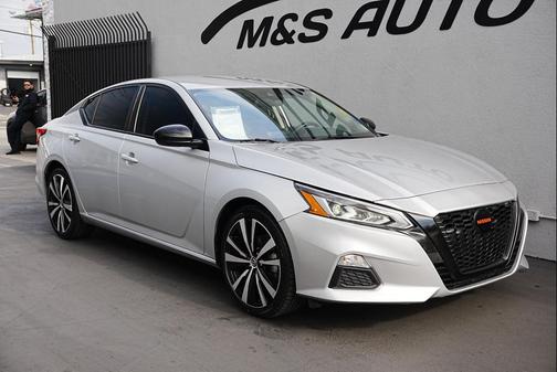 2022 Nissan Altima SR FWD