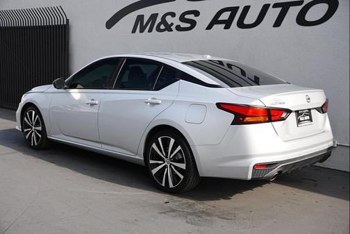 2022 Nissan Altima SR FWD