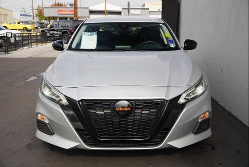 2022 Nissan Altima SR FWD