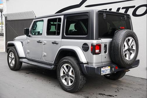 2020 Jeep Wrangler Unlimited Sahara