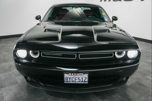 Pitch Black Clearcoat 2021 Dodge Challenger SXT