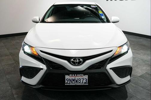 Super White 2021 Toyota Camry SE