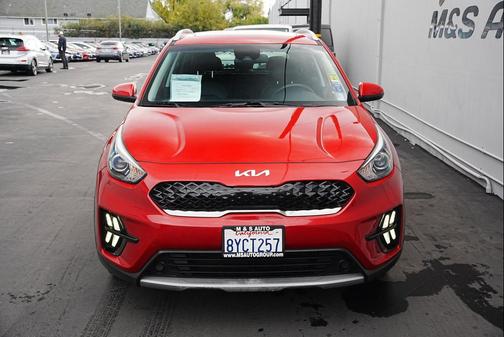 2022 Kia Niro LXS