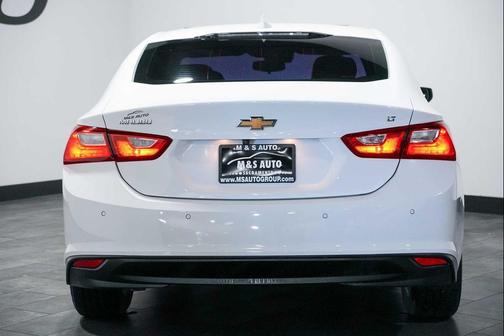 Summit White 2024 Chevrolet Malibu FWD 1LT