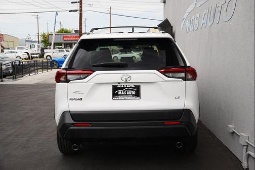 2019 Toyota RAV4 LE