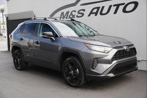2020 Toyota RAV4 LE