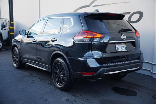 2018 Nissan Rogue S