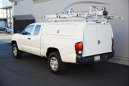 2022 Toyota Tacoma SR