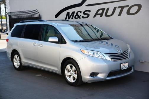 2015 Toyota Sienna LE