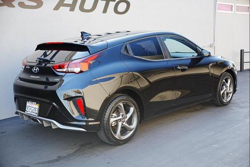 2020 Hyundai Veloster 2