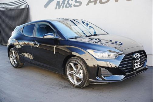2020 Hyundai Veloster 2