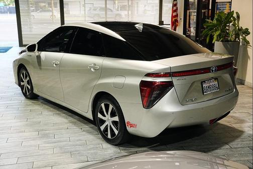 2017 Toyota Mirai Base