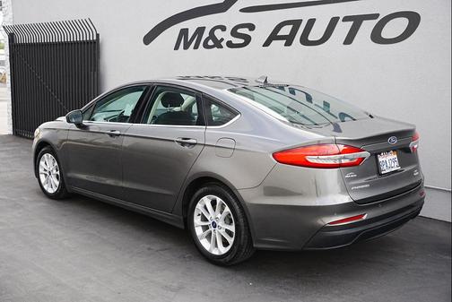 2020 Ford Fusion SE